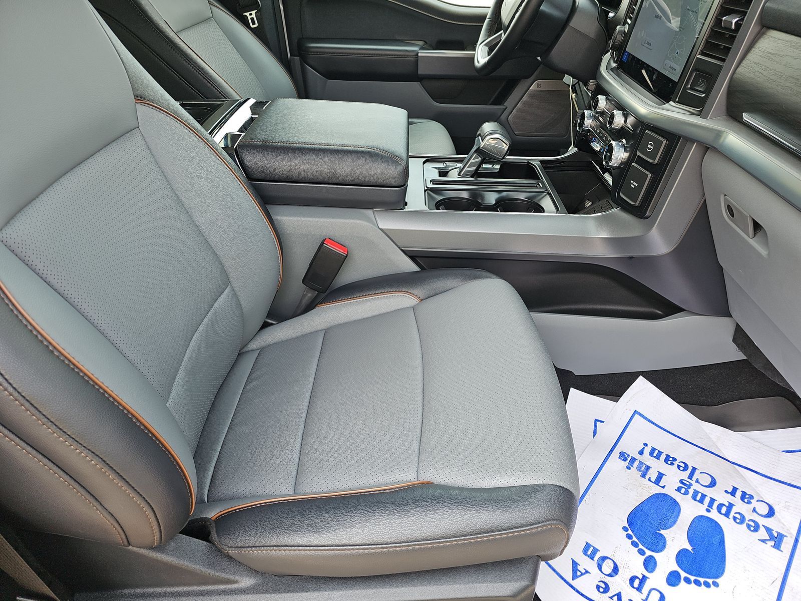 2025 Ford F-150 Hybrid Lariat AWD