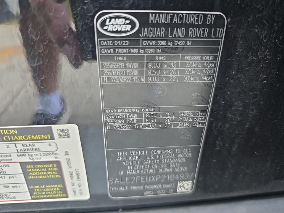 2023 Land Rover Defender 130 X-Dynamic SE AWD