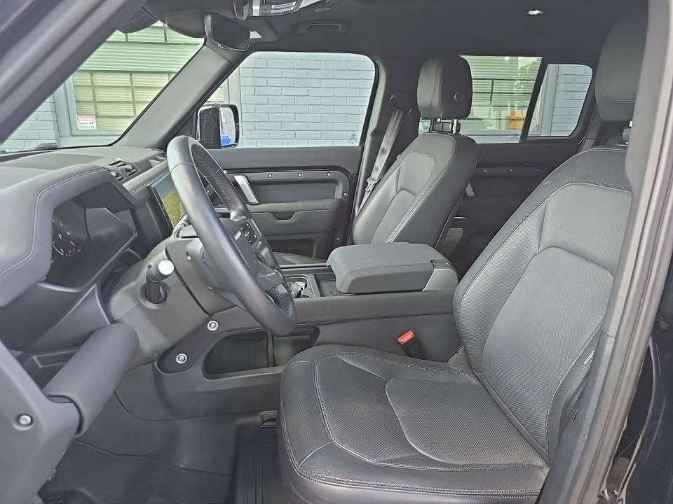 2023 Land Rover Defender 130 X-Dynamic SE AWD