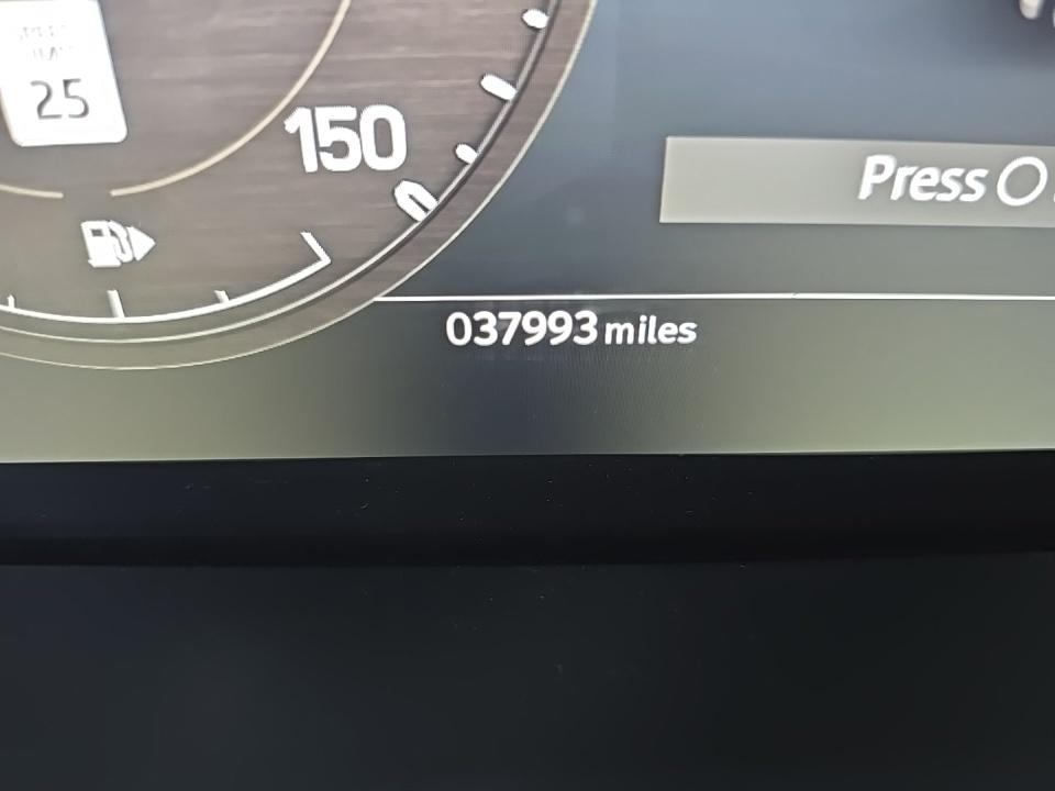2023 Land Rover Defender 130 X-Dynamic SE AWD