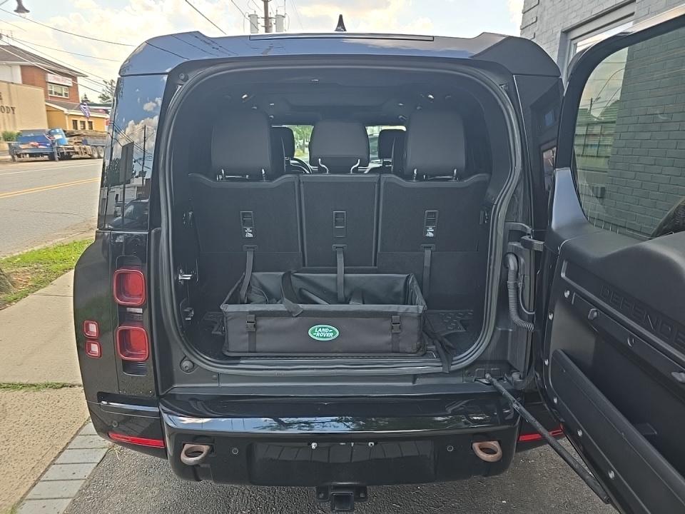 2023 Land Rover Defender 130 X-Dynamic SE AWD