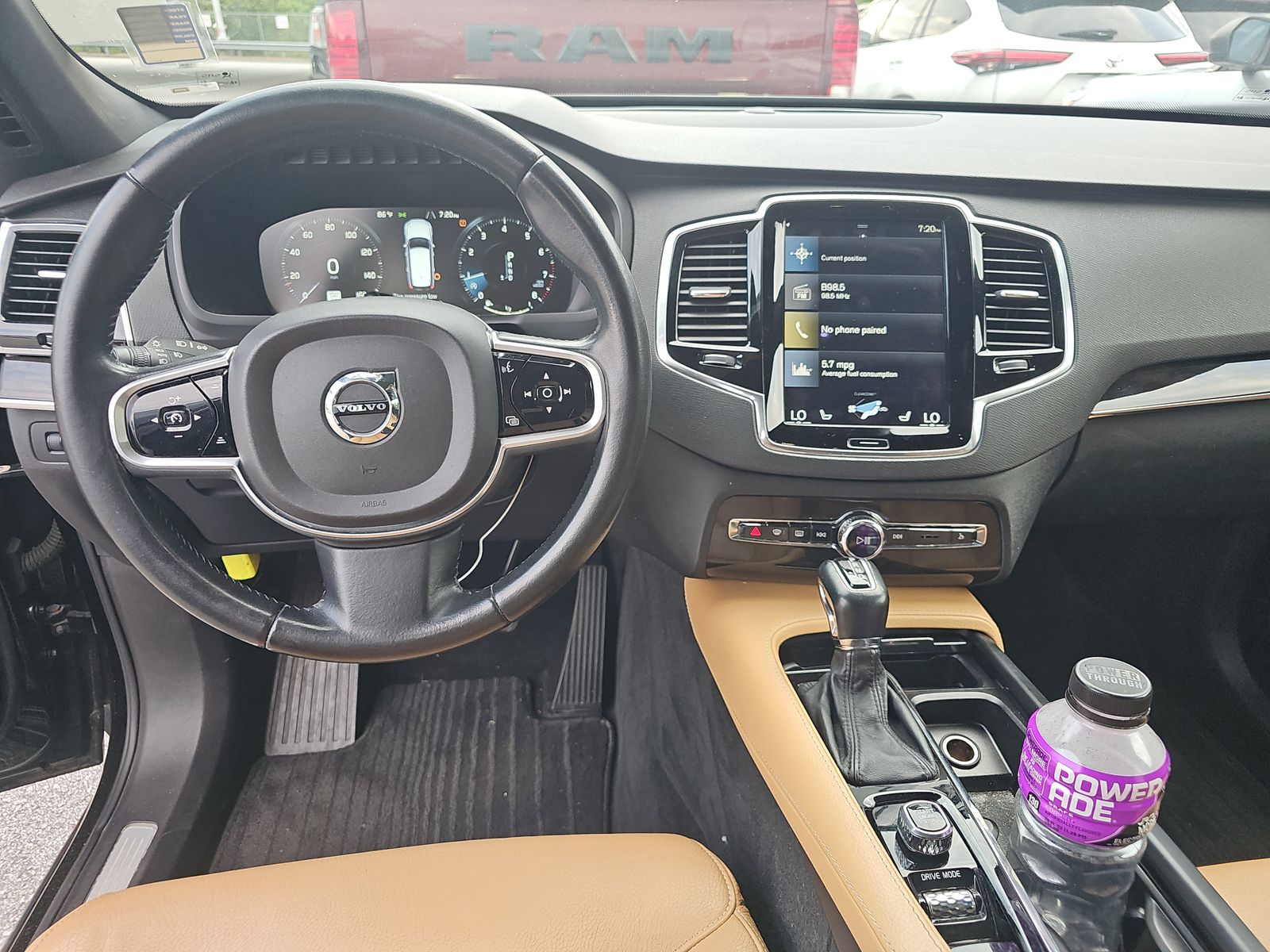 2018 Volvo XC90 T6 Momentum AWD