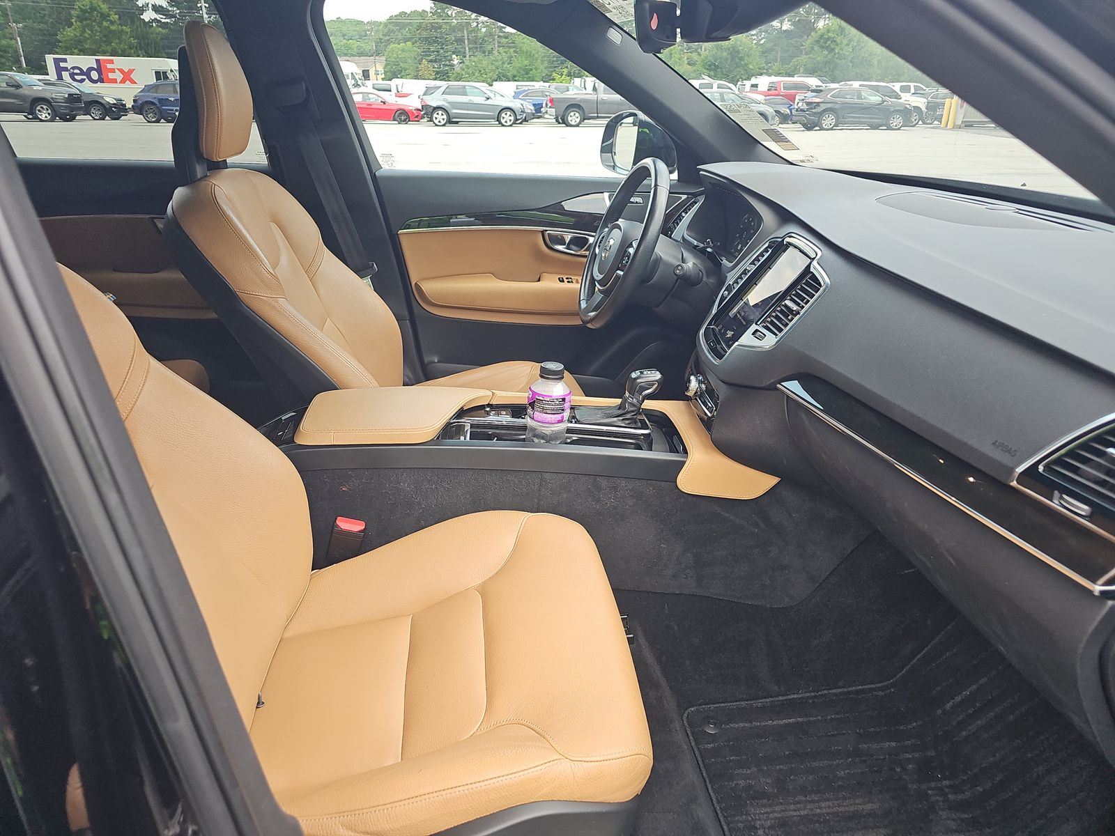 2018 Volvo XC90 T6 Momentum AWD