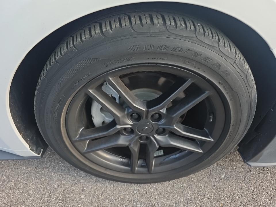 2020 Ford Mustang EcoBoost RWD