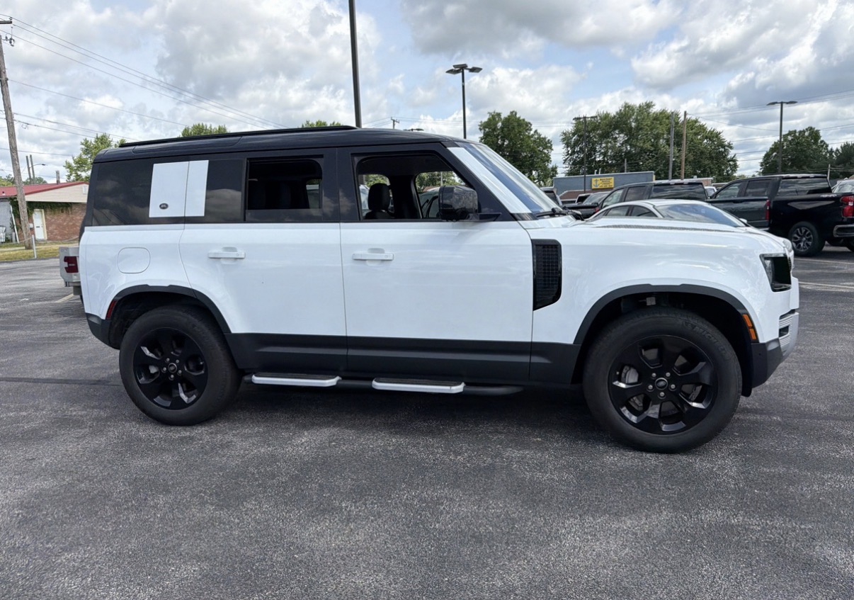 2020 Land Rover Defender 110 SE AWD