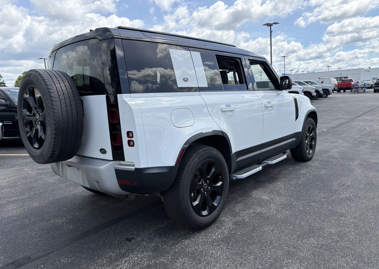 2020 Land Rover Defender 110 SE AWD