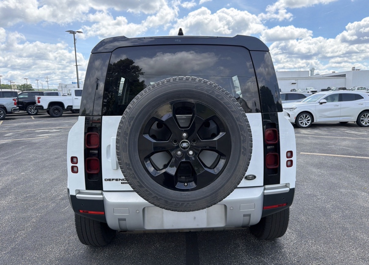 2020 Land Rover Defender 110 SE AWD