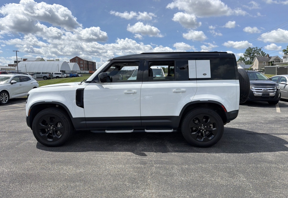 2020 Land Rover Defender 110 SE AWD
