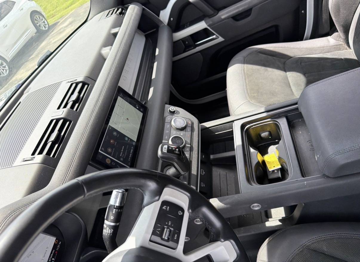 2020 Land Rover Defender 110 SE AWD