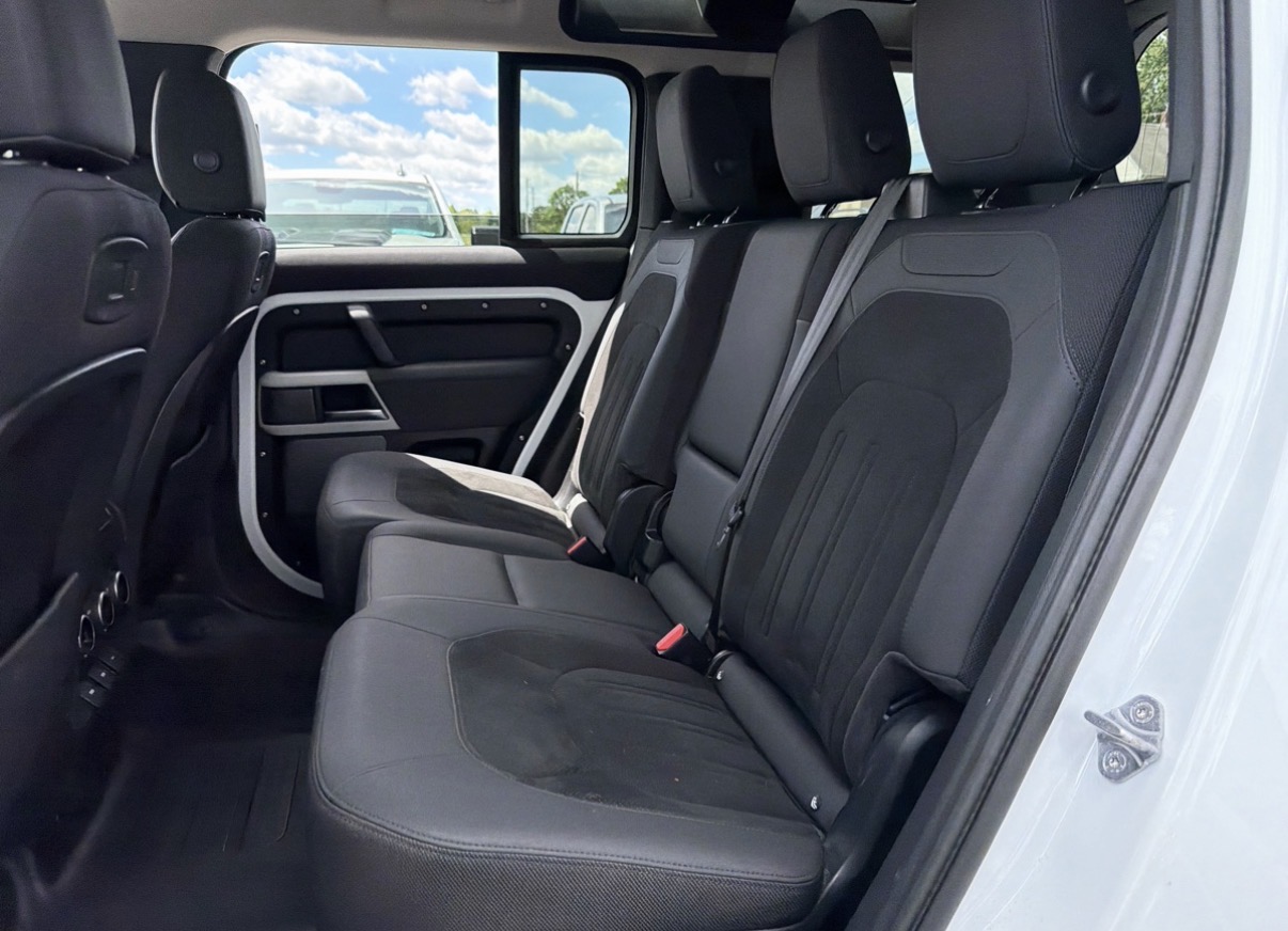 2020 Land Rover Defender 110 SE AWD