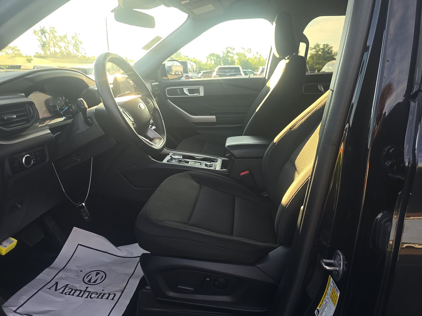 2023 Ford Explorer XLT AWD