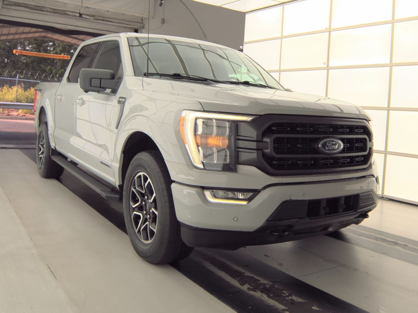 2023 Ford F-150 Hybrid XLT AWD