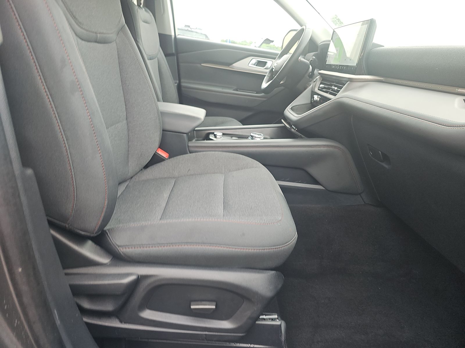 2025 Ford Explorer Active AWD