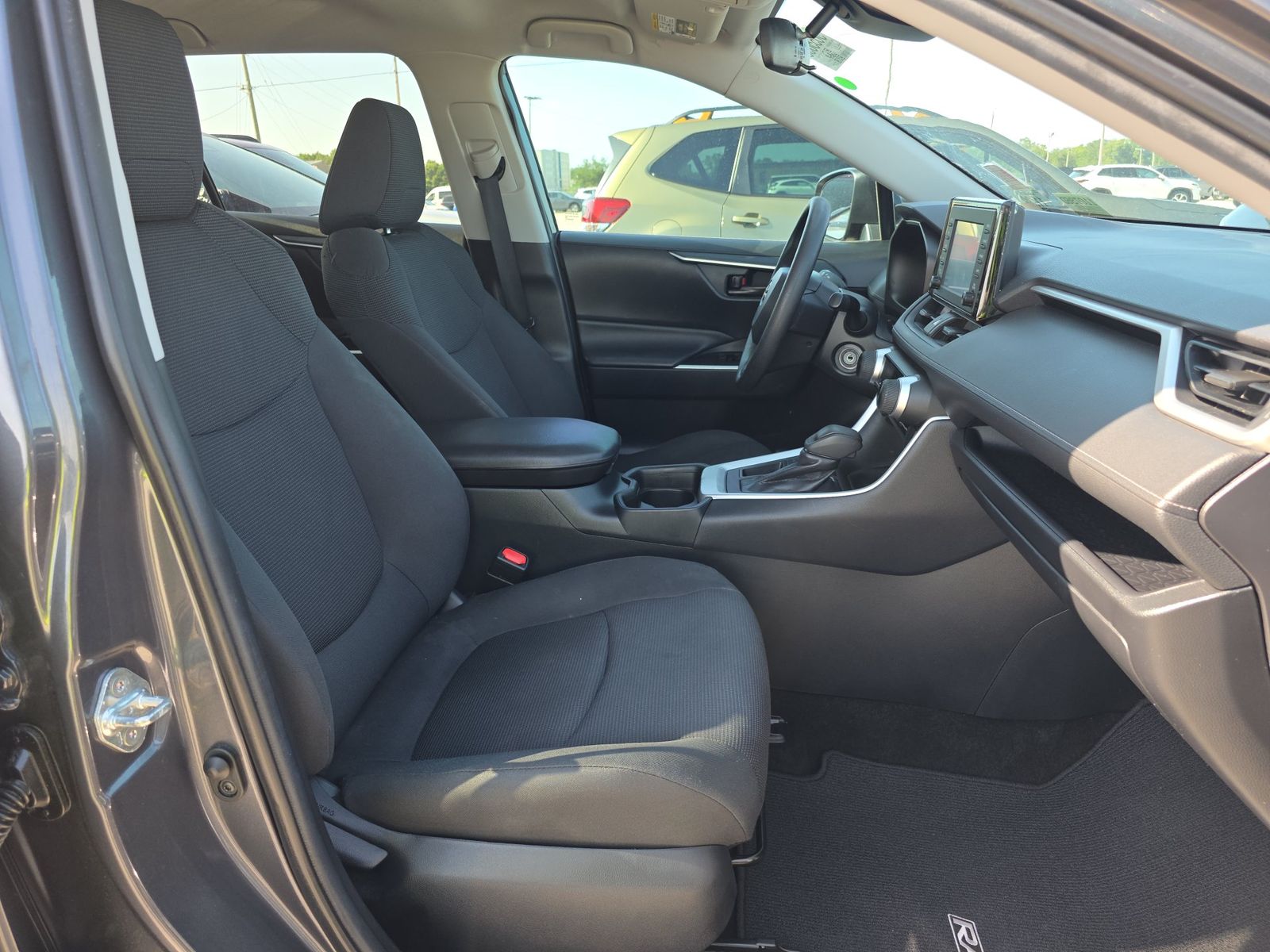 2019 Toyota RAV4 LE FWD