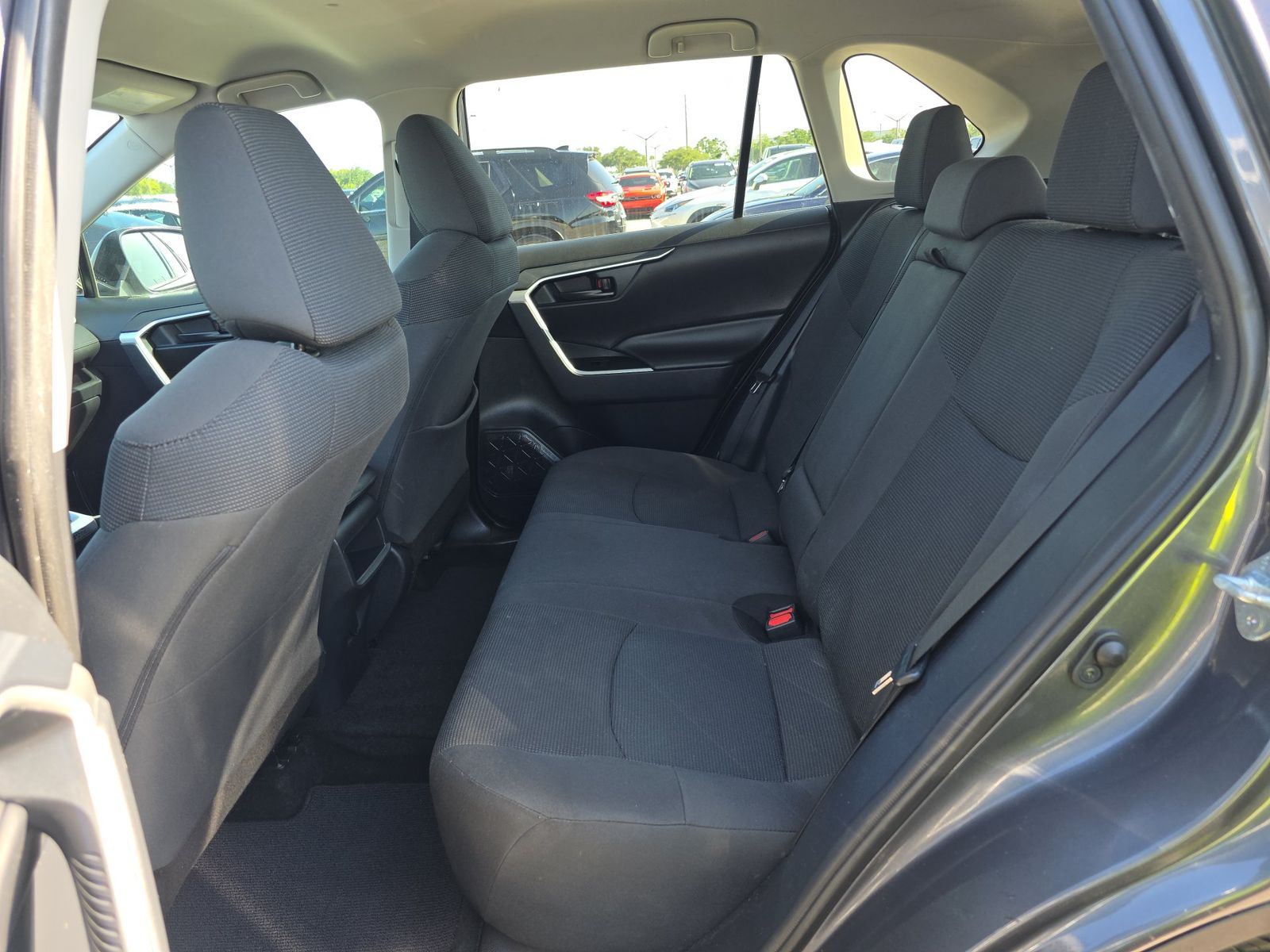 2019 Toyota RAV4 LE FWD