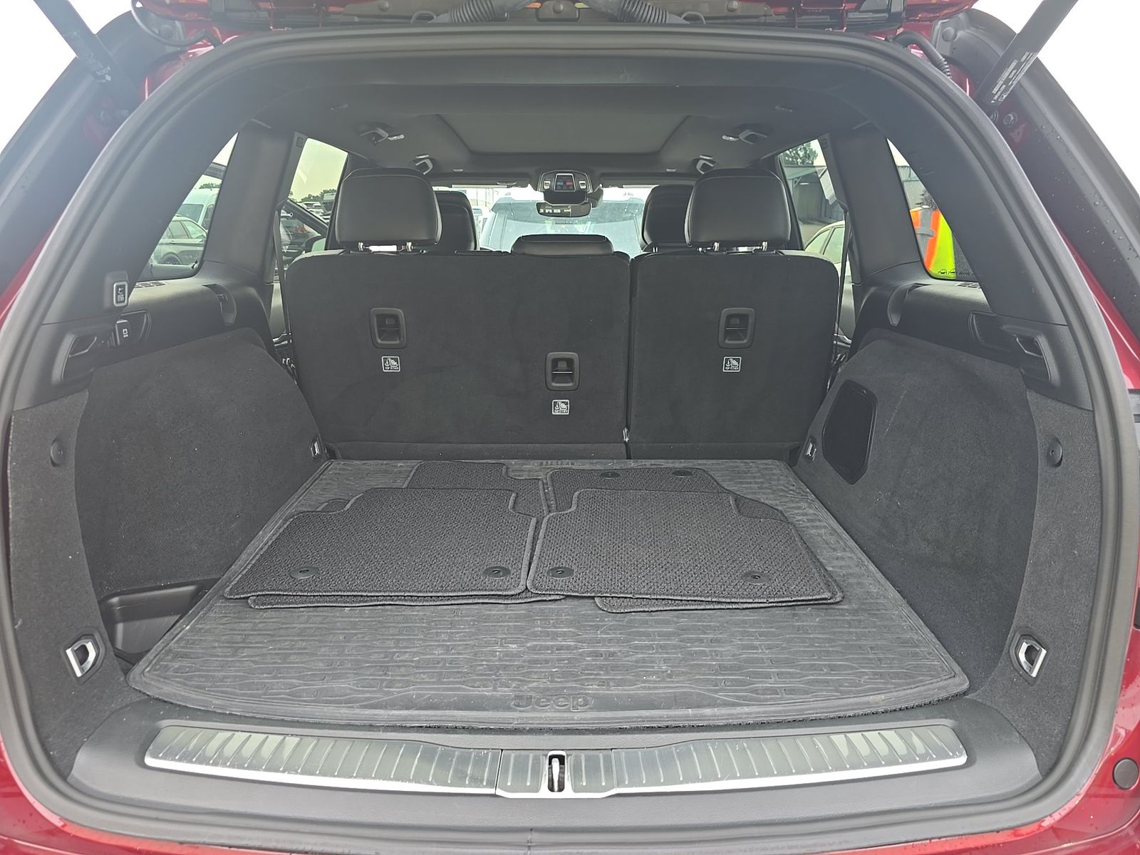 2025 Jeep Grand Cherokee Summit AWD