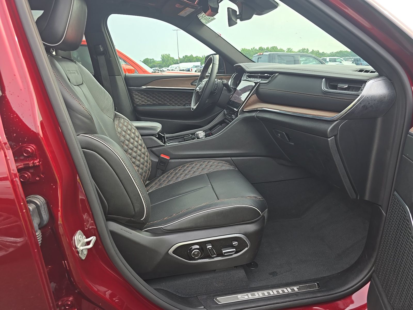 2025 Jeep Grand Cherokee Summit AWD