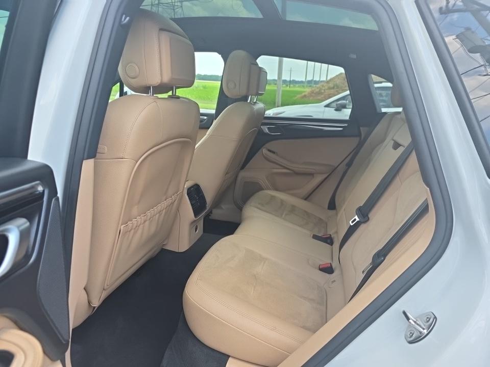 2020 Porsche Macan Base AWD