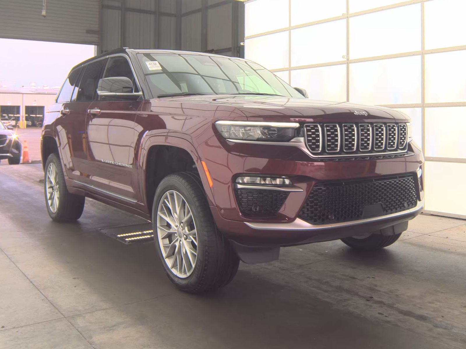2025 Jeep Grand Cherokee Summit AWD
