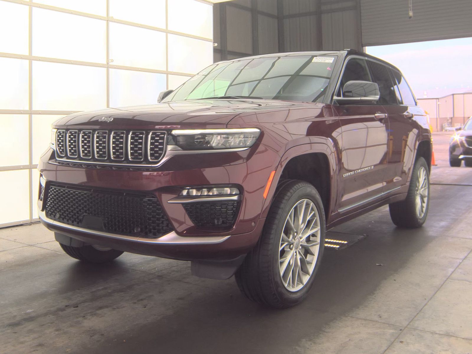 2025 Jeep Grand Cherokee Summit AWD