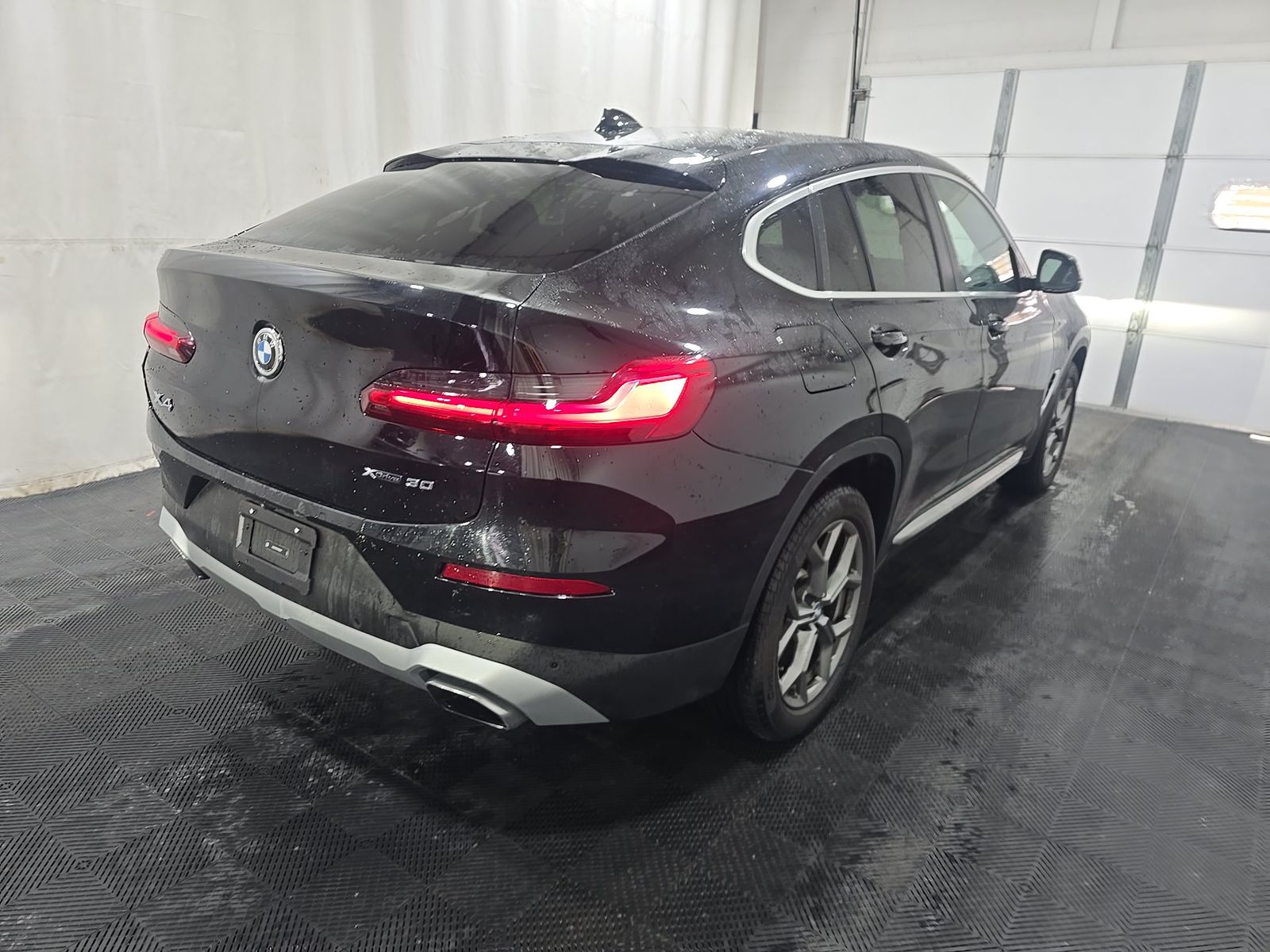 2025 BMW X4 xDrive30i AWD