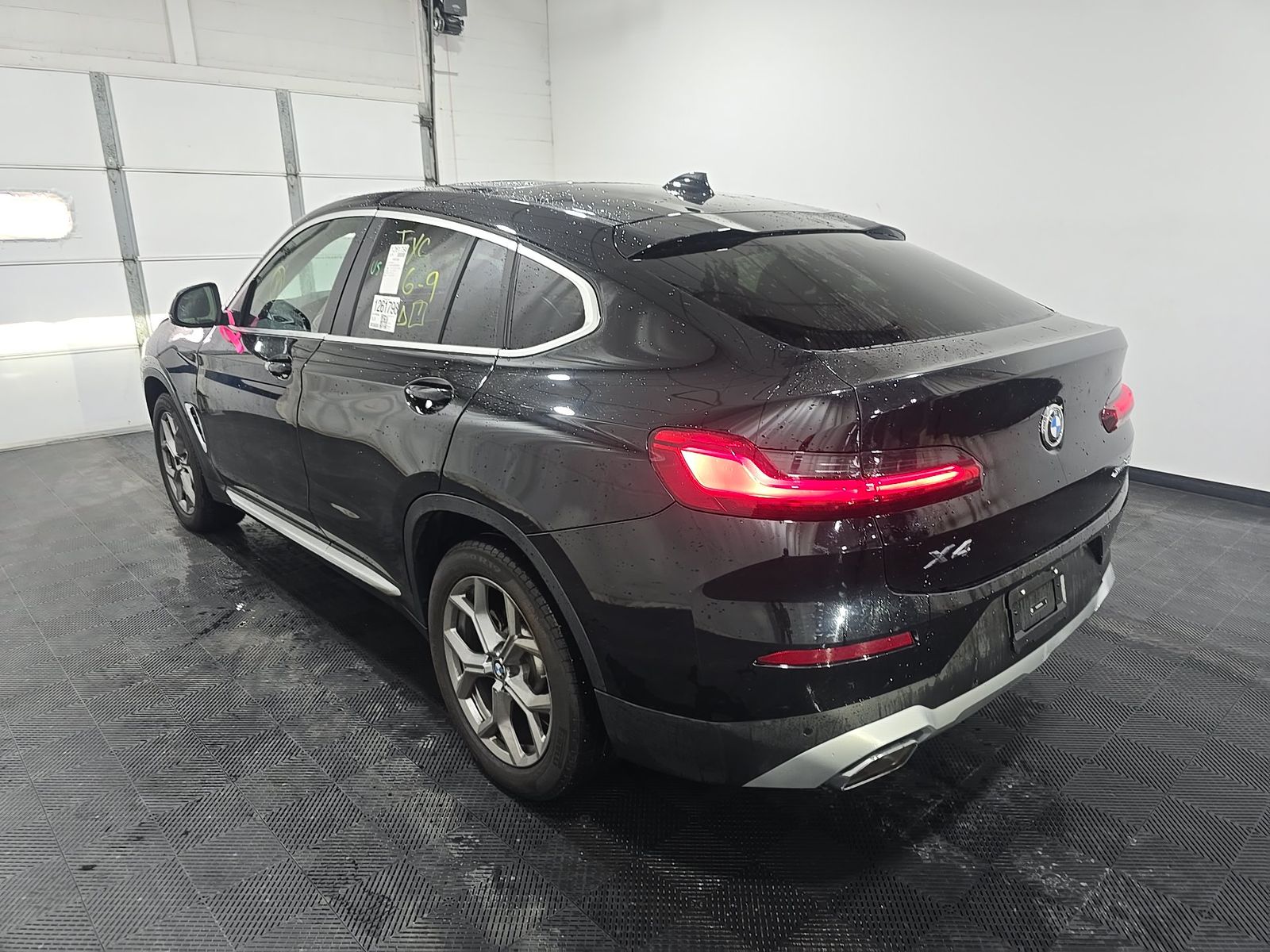 2025 BMW X4 xDrive30i AWD