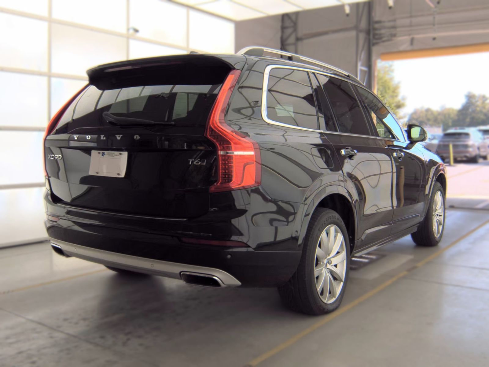 2018 Volvo XC90 T6 Momentum AWD