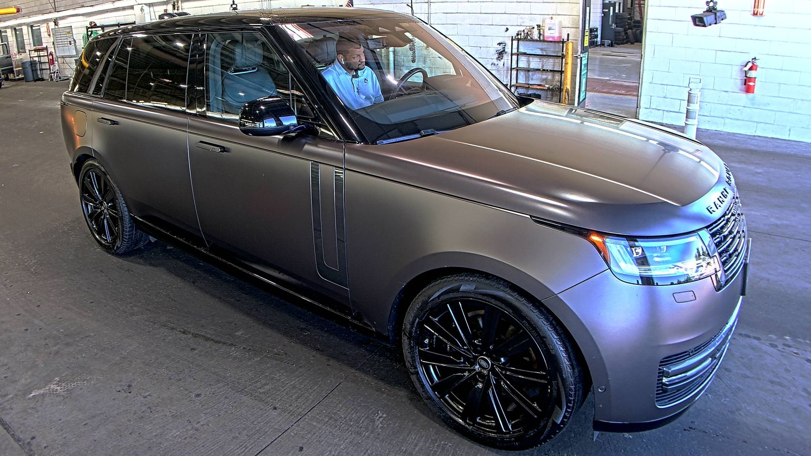 2023 Land Rover Range Rover SE LWB AWD