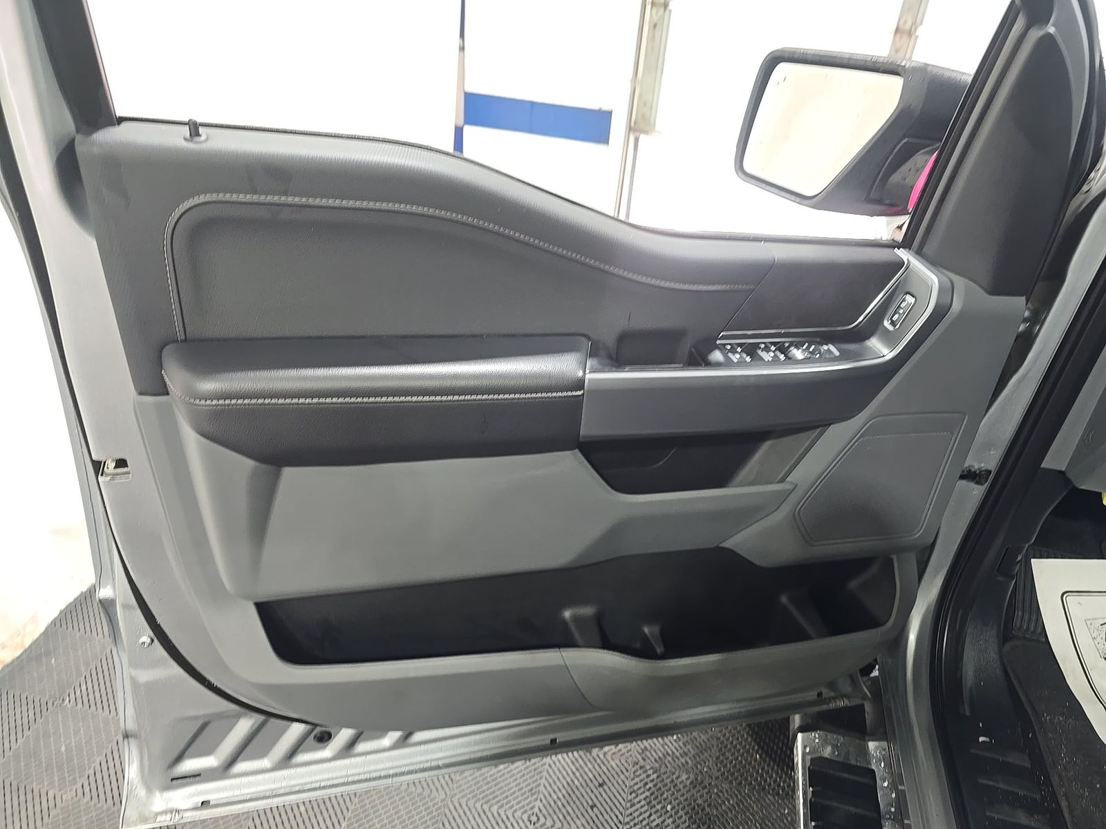 2025 Ford F-150 XLT AWD