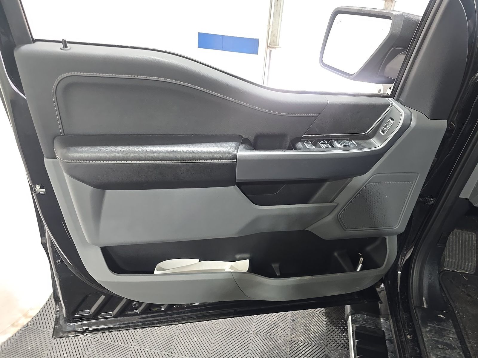 2025 Ford F-150 XLT AWD