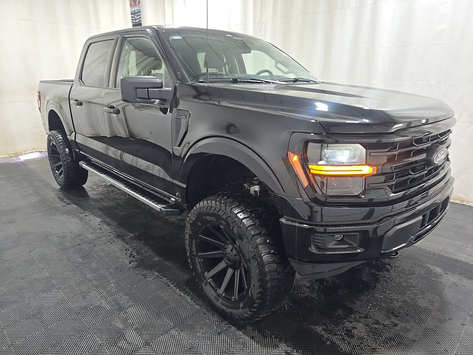 2025 Ford F-150 XLT AWD