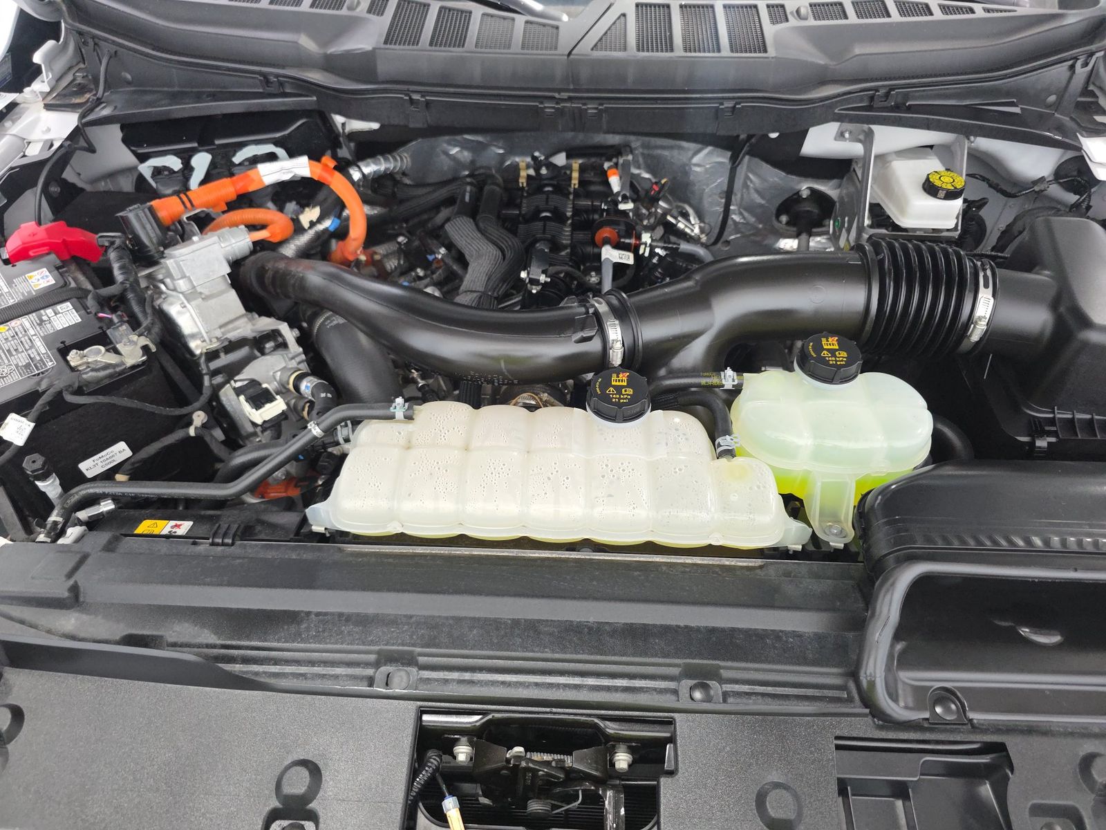 2025 Ford F-150 Hybrid Lariat AWD