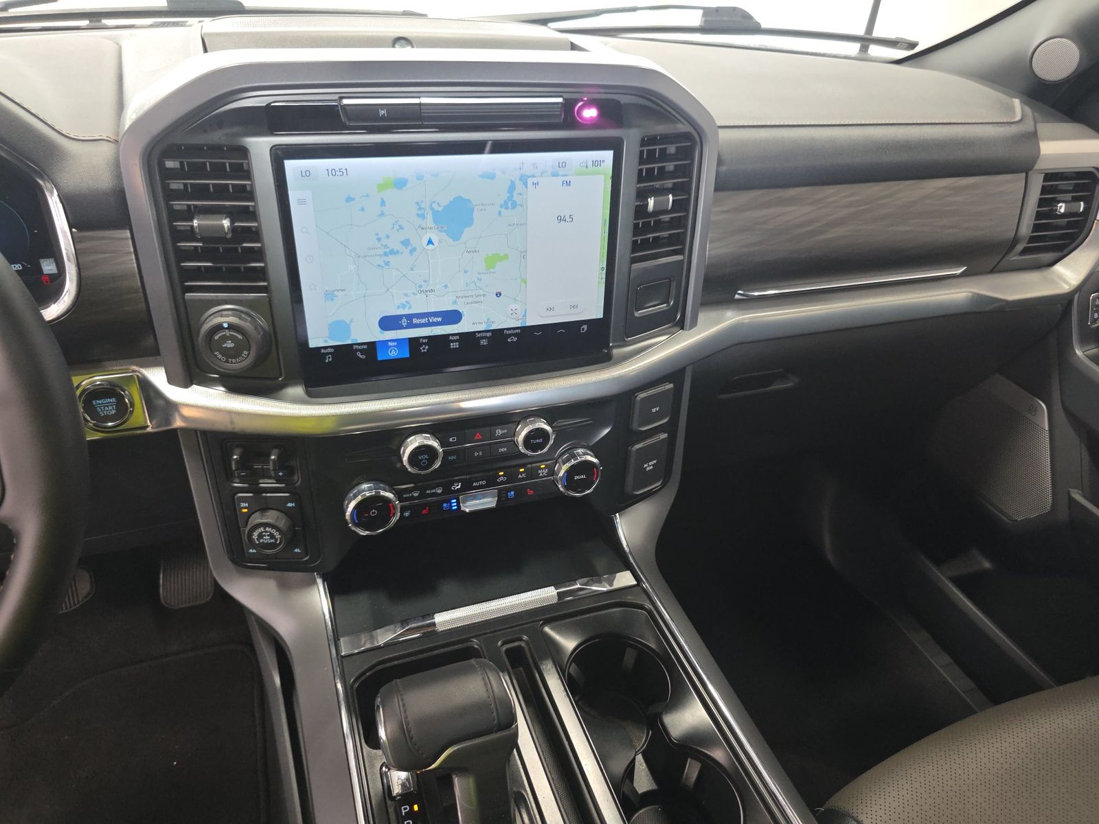 2025 Ford F-150 Hybrid Lariat AWD
