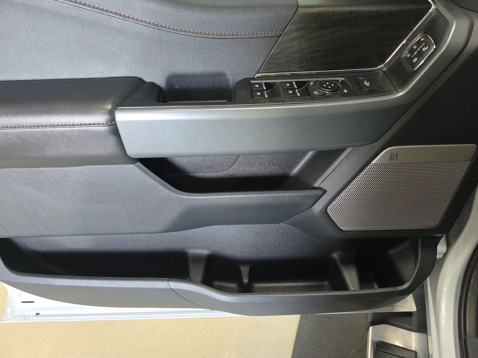 2025 Ford F-150 Hybrid Lariat AWD