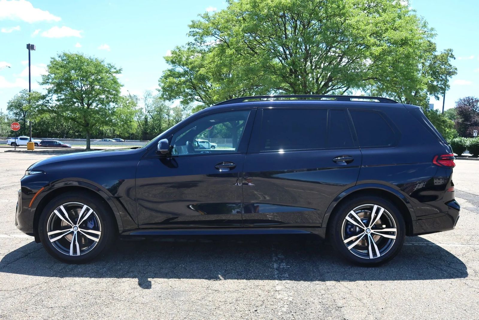 2023 BMW X7 xDrive40i AWD