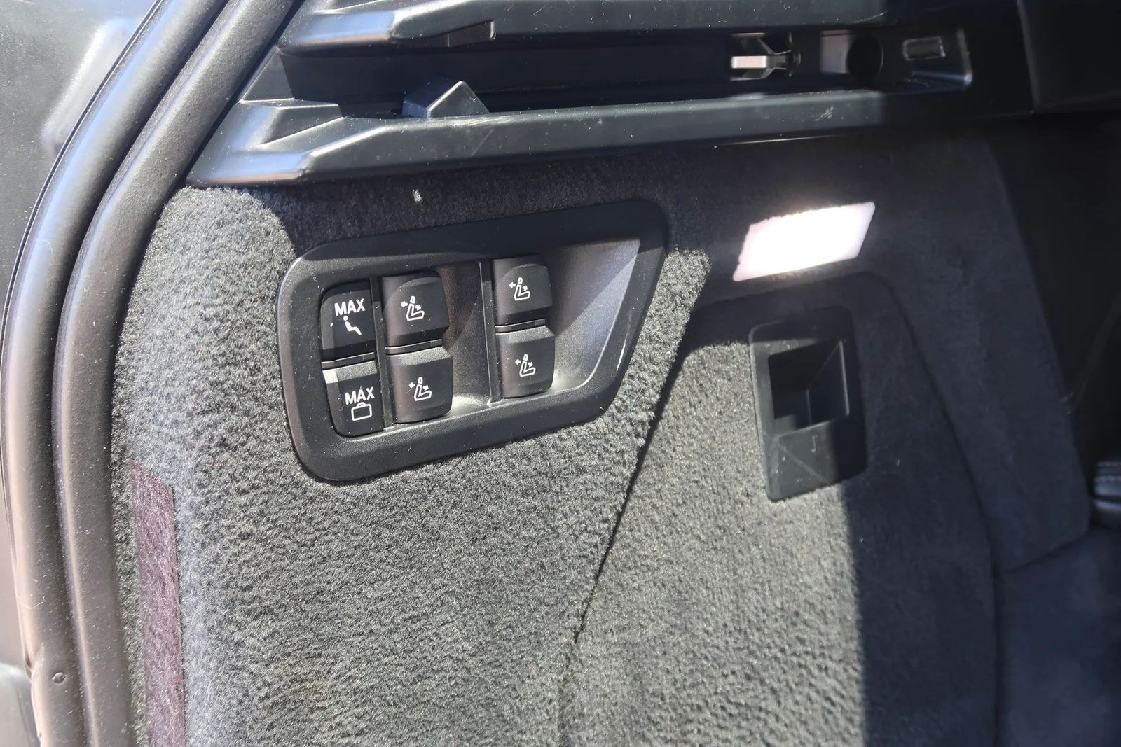 2023 BMW X7 xDrive40i AWD