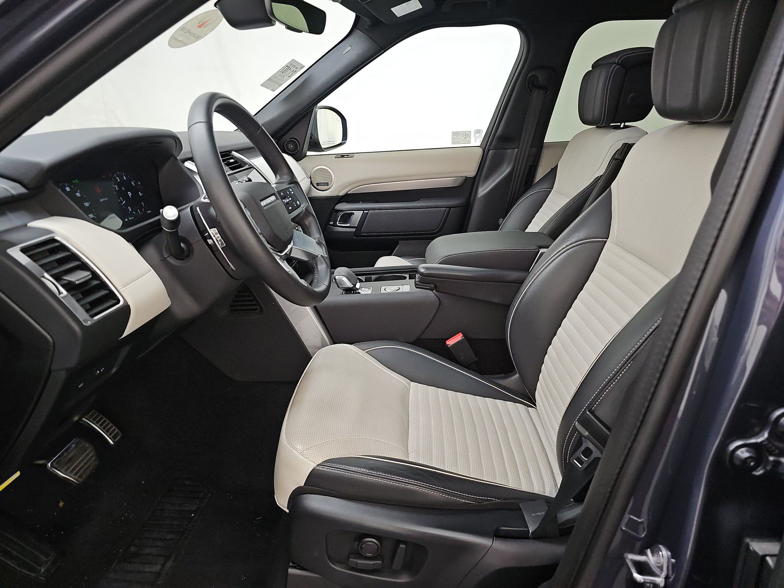 2024 Land Rover Discovery Dynamic SE AWD
