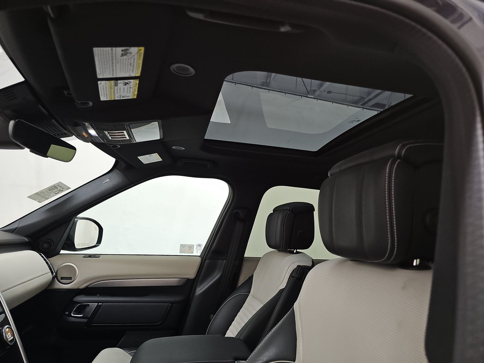 2024 Land Rover Discovery Dynamic SE AWD