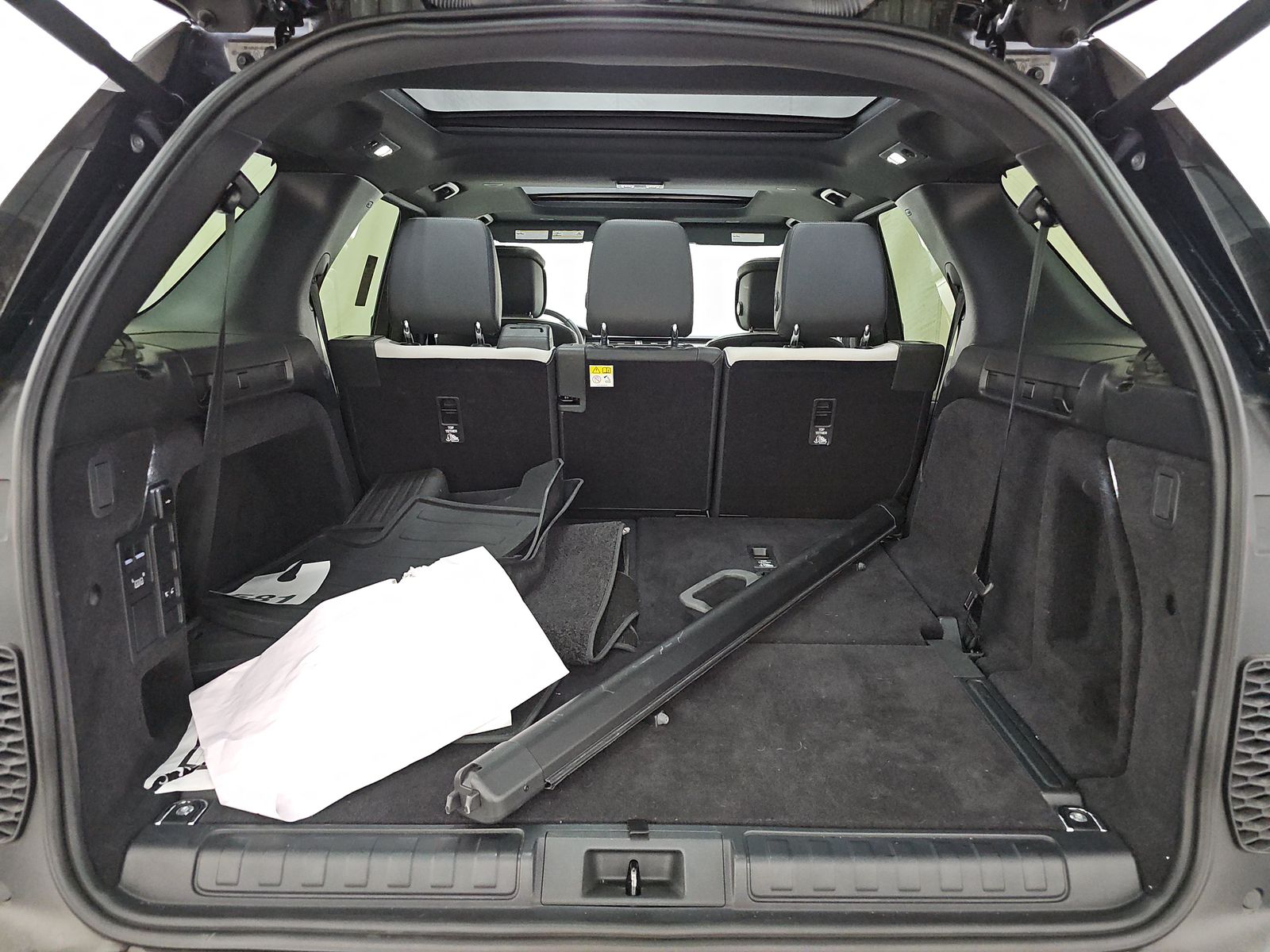 2024 Land Rover Discovery Dynamic SE AWD