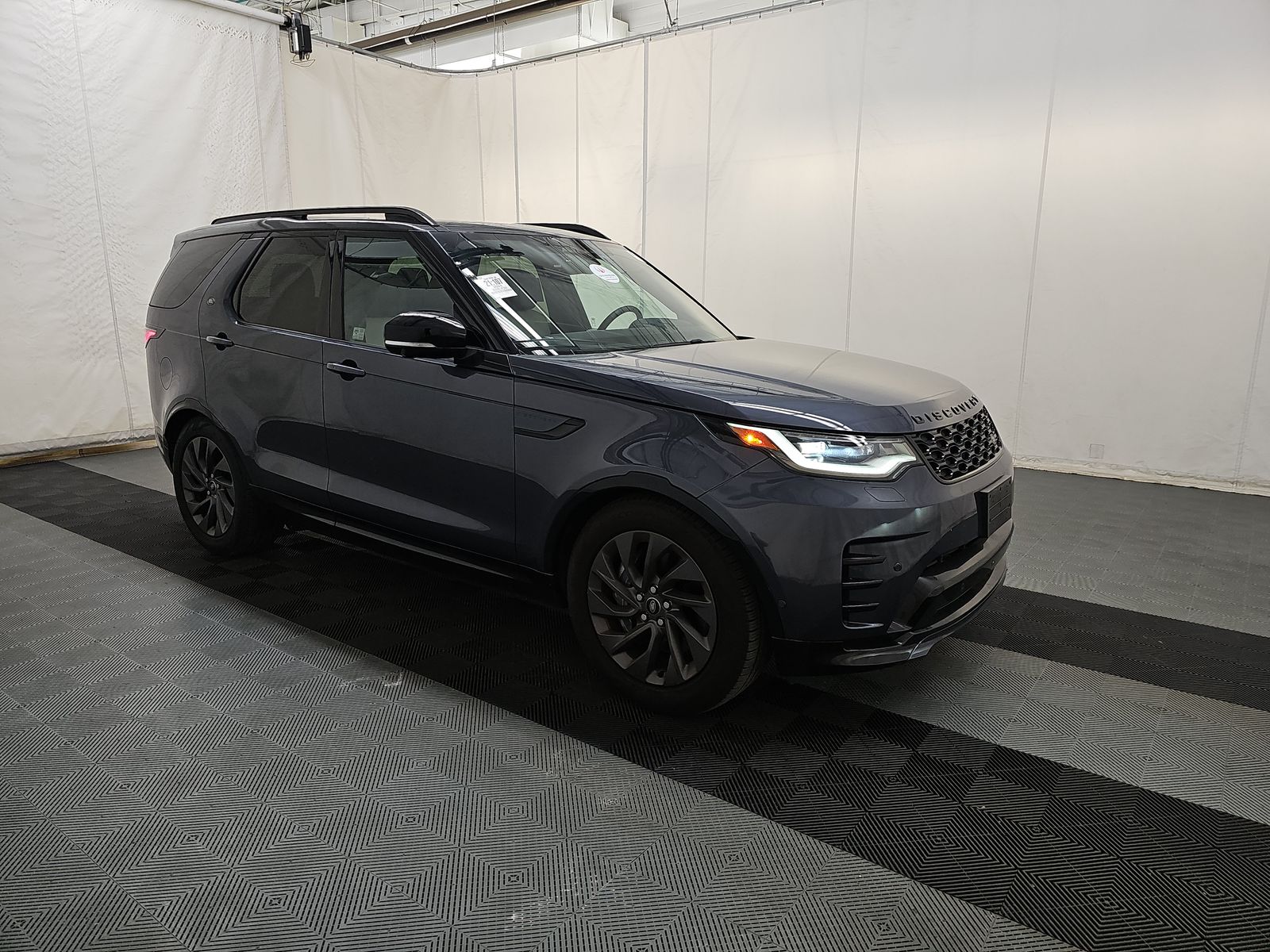 2024 Land Rover Discovery Dynamic SE AWD