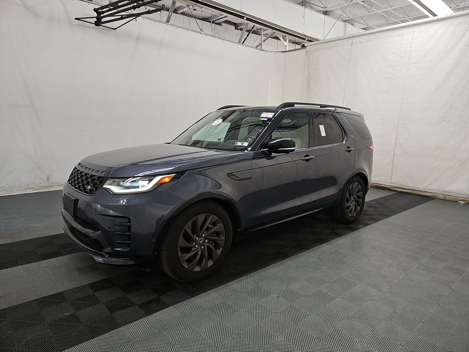 2024 Land Rover Discovery Dynamic SE AWD