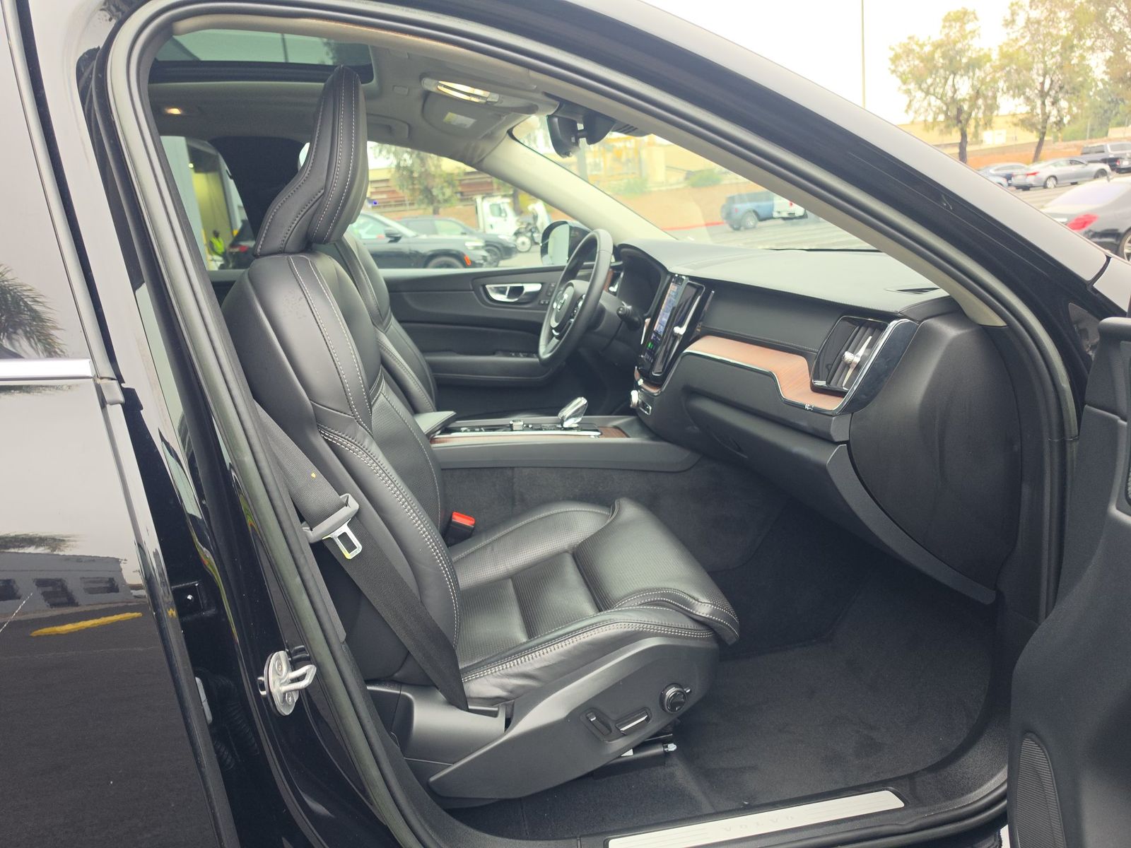 2023 Volvo XC60 B5 Ultimate FWD