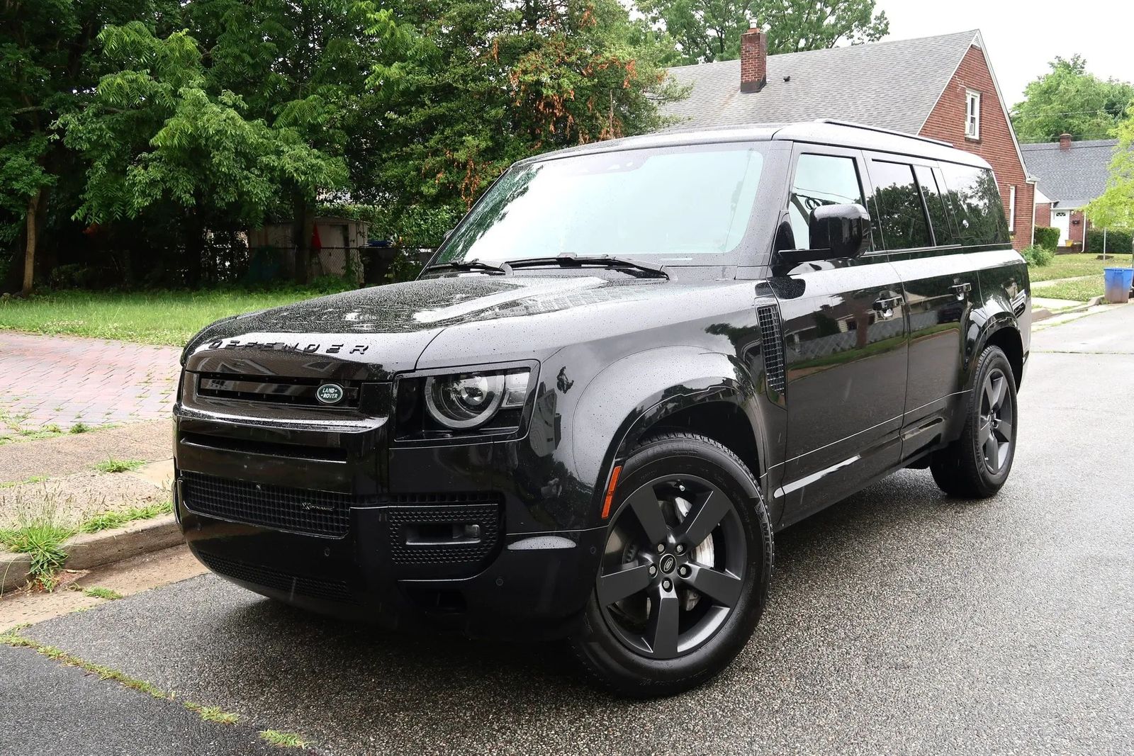 2023 Land Rover Defender 130 X-Dynamic SE AWD