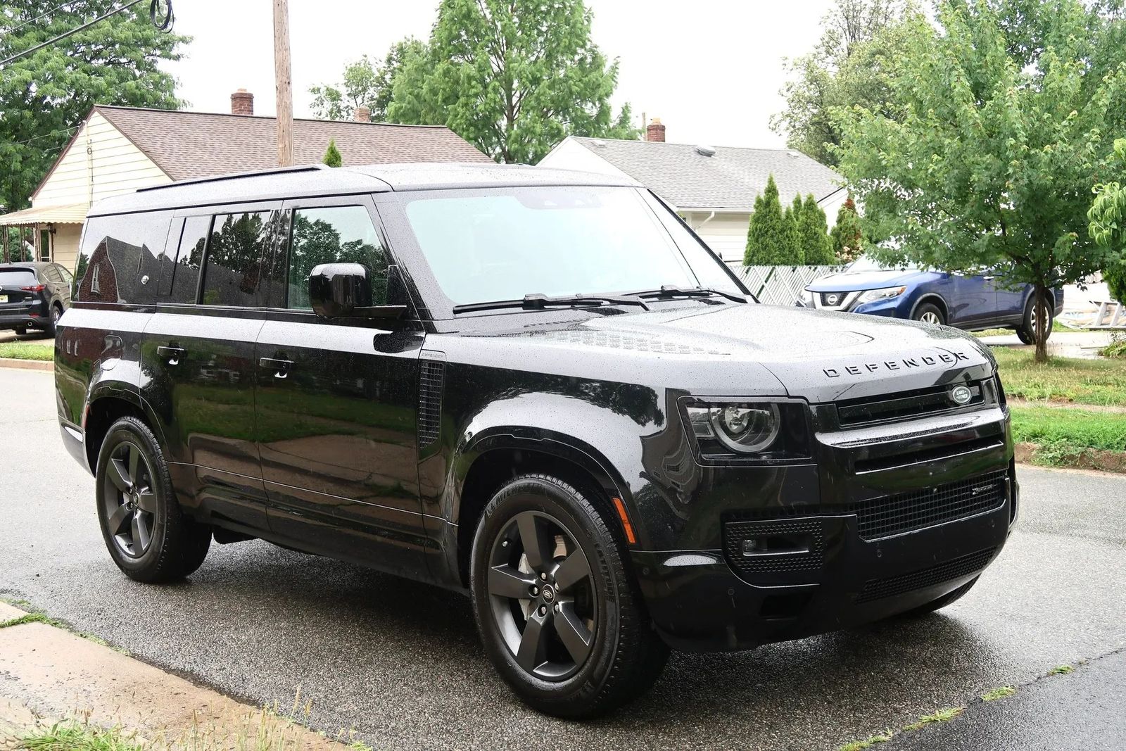2023 Land Rover Defender 130 X-Dynamic SE AWD