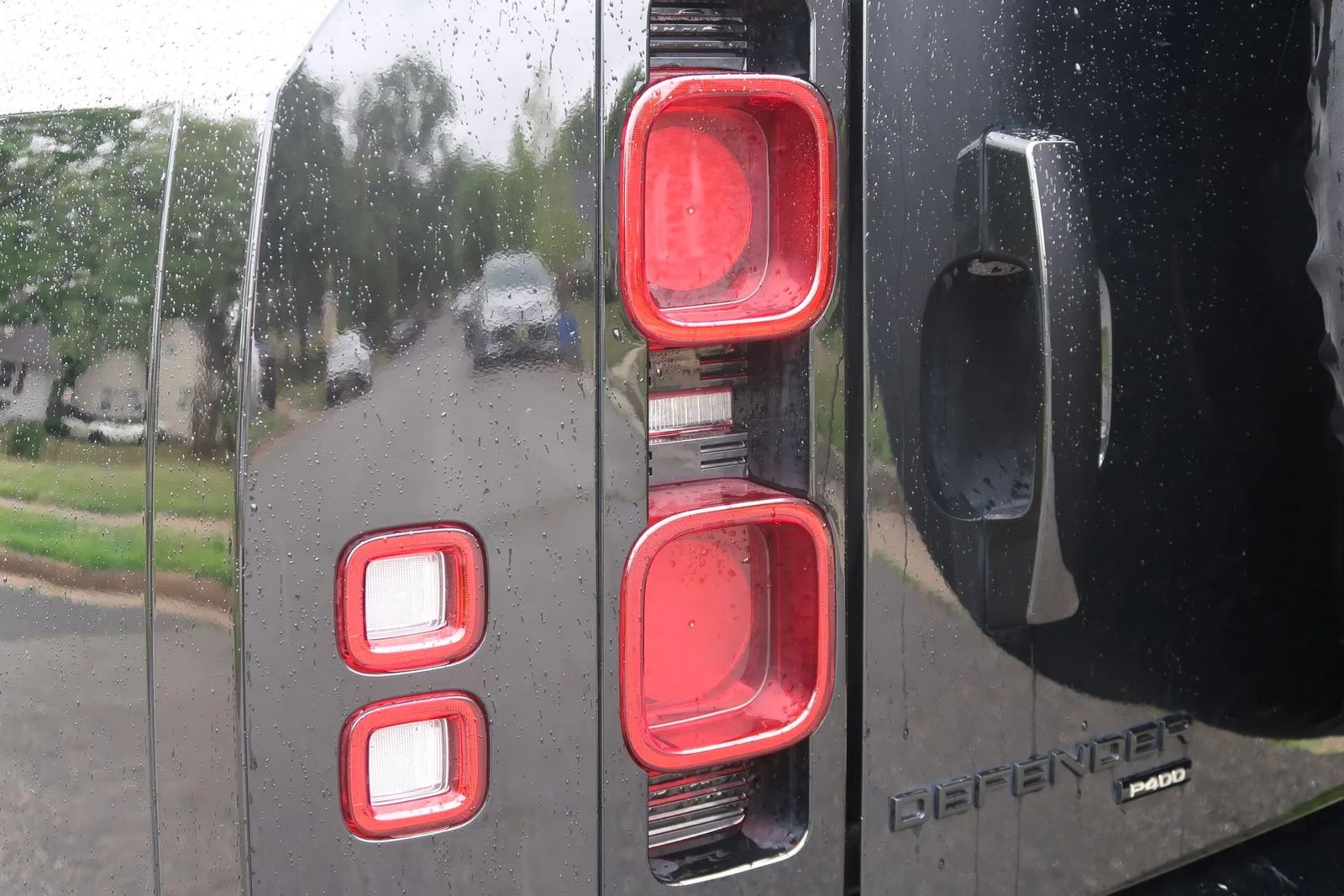2023 Land Rover Defender 130 X-Dynamic SE AWD