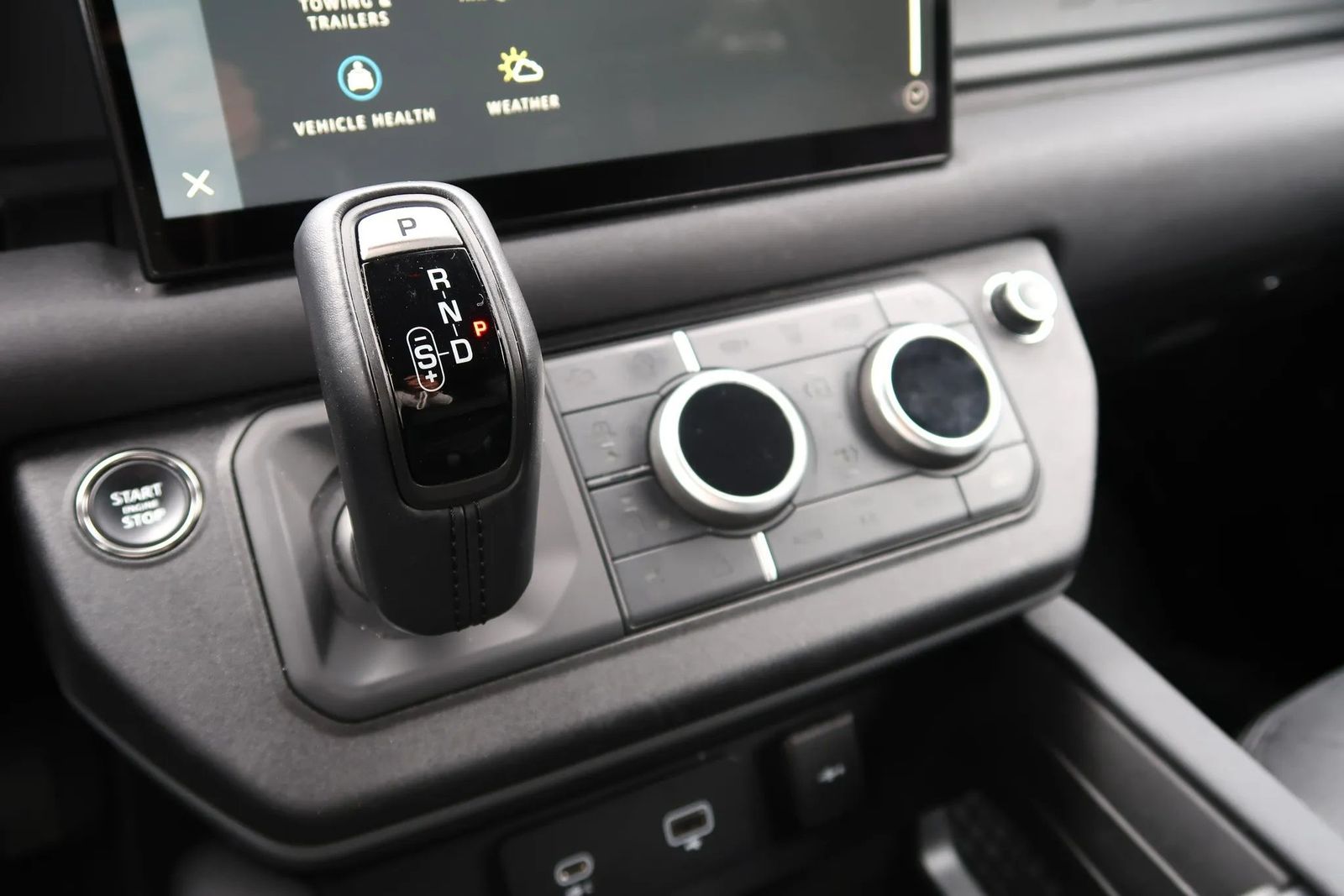 2023 Land Rover Defender 130 X-Dynamic SE AWD
