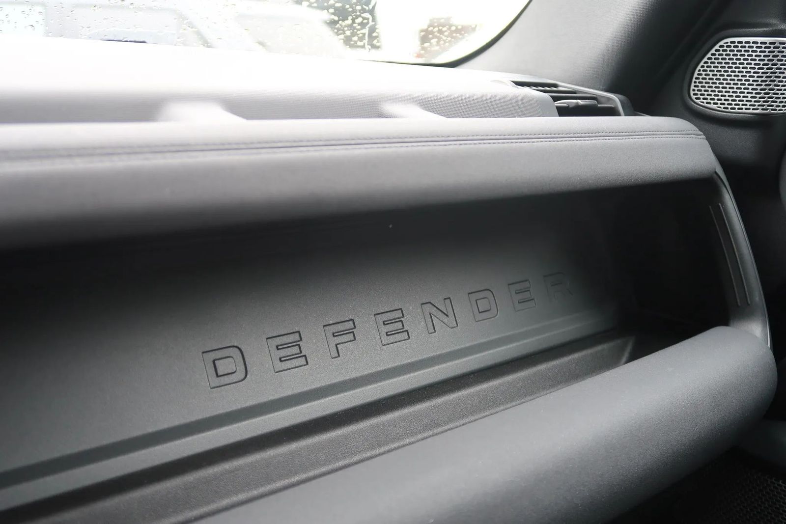 2023 Land Rover Defender 130 X-Dynamic SE AWD