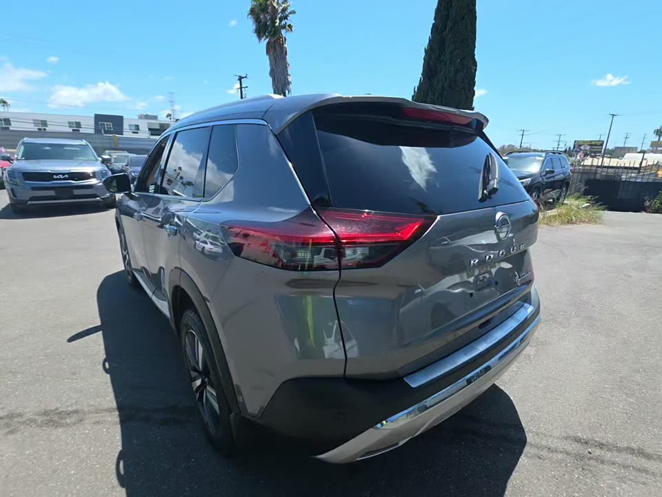 2023 Nissan Rogue Platinum FWD