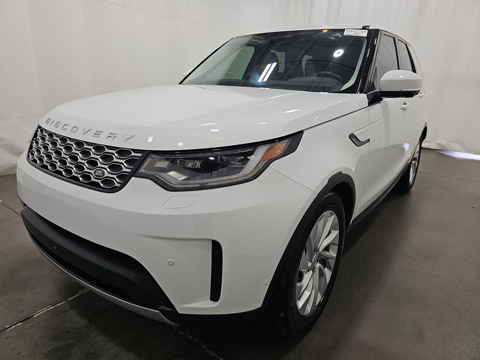 2023 Land Rover Discovery S FWD