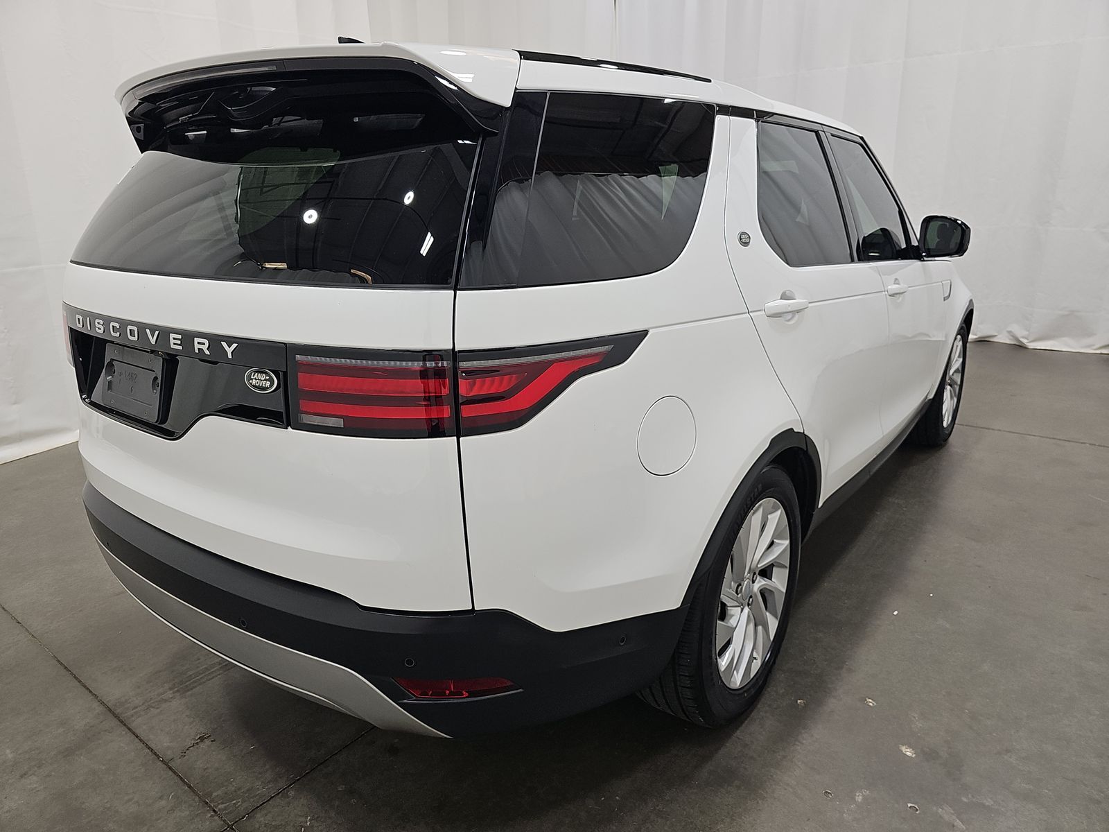 2023 Land Rover Discovery S FWD